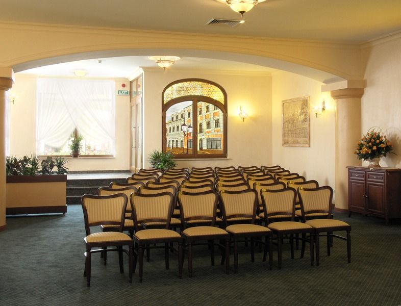 Hotel Ambasadorski Rzeszow Ngoại thất bức ảnh