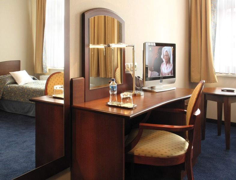 Hotel Ambasadorski Rzeszow Ngoại thất bức ảnh